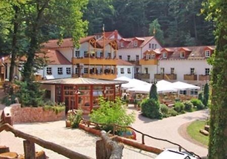 Schlosshotel Ландщул Екстериор снимка