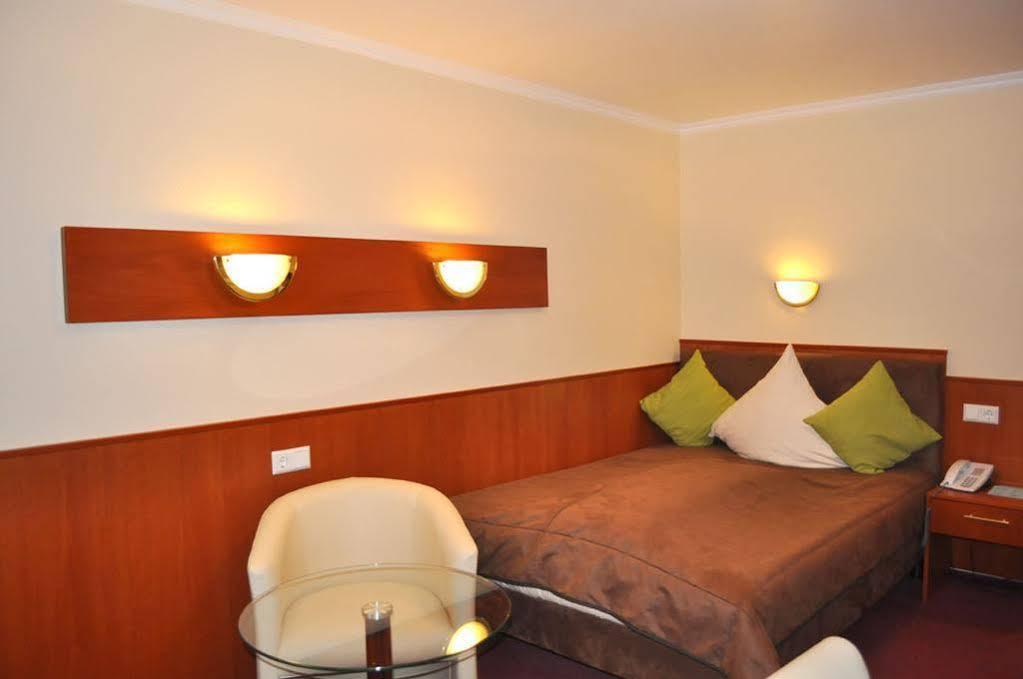 Schlosshotel Ландщул Екстериор снимка