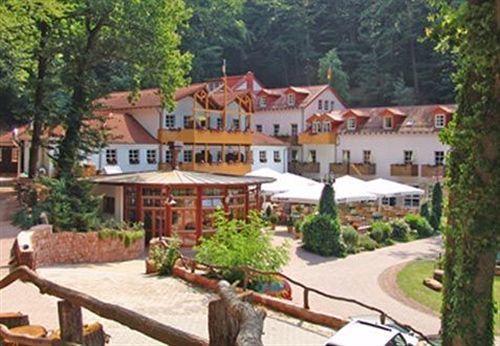 Schlosshotel Ландщул Екстериор снимка