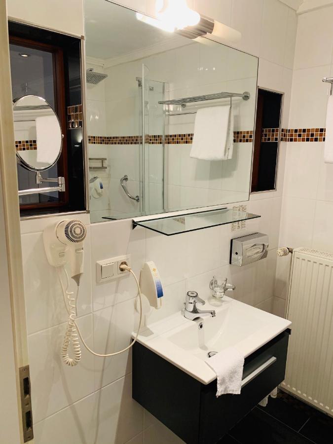 Schlosshotel Ландщул Екстериор снимка